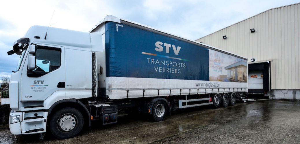 Riou Glass scelle un accord de partenariat  avec le transporteur Groupe Vallée