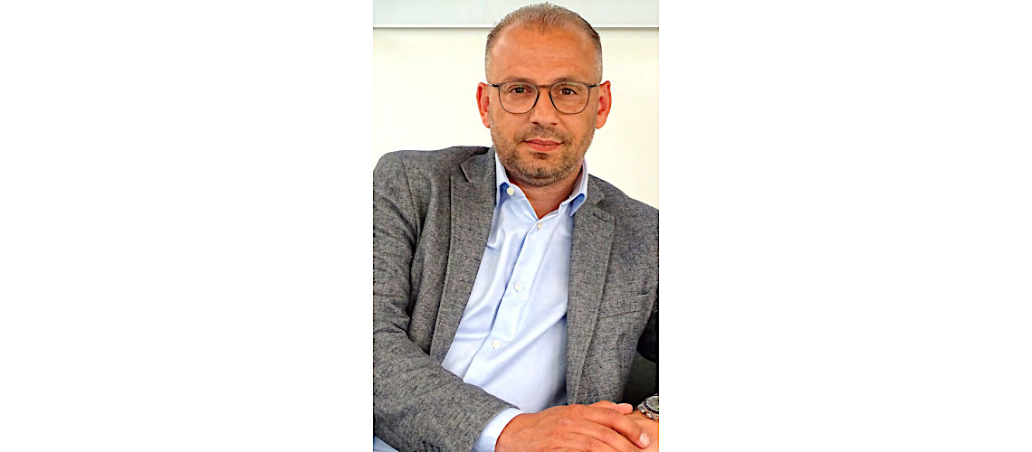 Mickael Areias, nouveau directeur industriel du site Deceuninck France de Roye